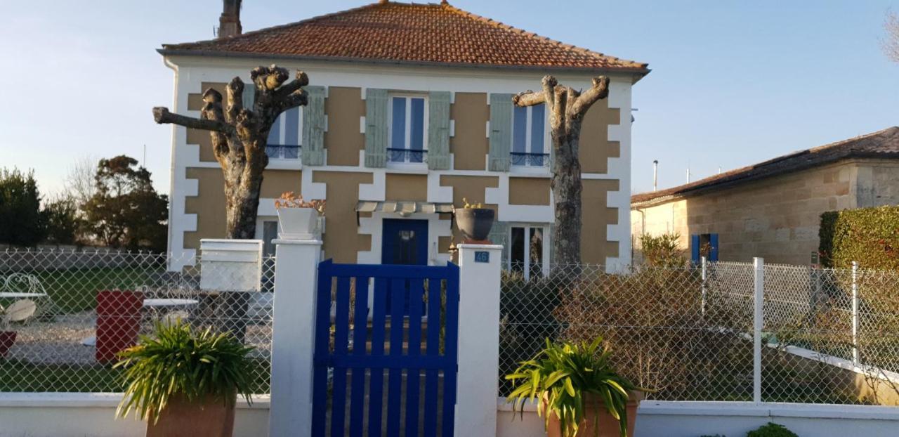 Grande Maison Charentaise Avec Vue Sur Le Chenal Superbes Couches De Soleil Sur L Estuaire De La Gironde! Mortagne-sur-Gironde Exterior foto